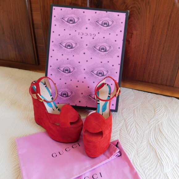 NIB Gucci Sally suede hibiscus red platform wedge heels ankle strap sandals 38 - Picture 4 of 16